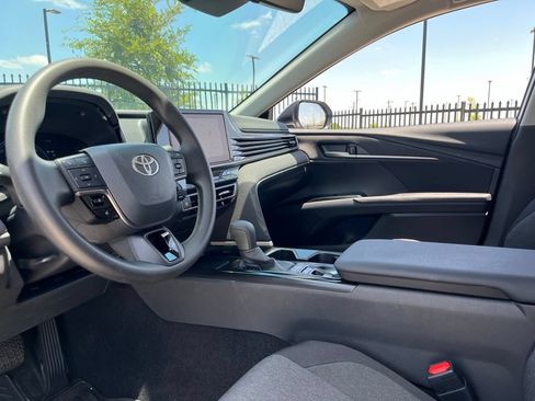 Used 2026 Toyota Camry LE w/ Convenience Package FWD image 19