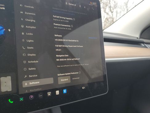 Used 2024 Tesla Model Y Performance image 23