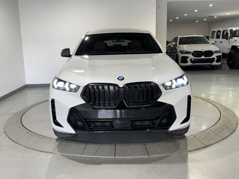 Used 2024 BMW X6 xDrive40i w/ Premium Package AWD/4WD image 4