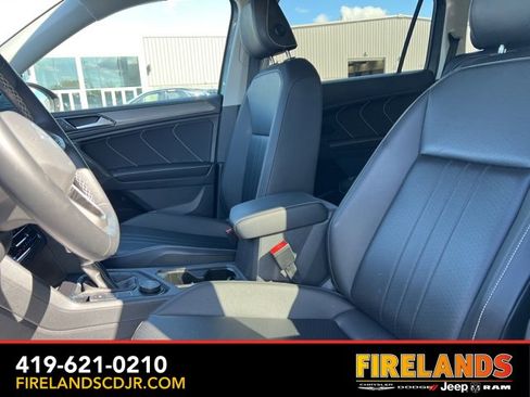 Used 2022 Volkswagen Tiguan SE image 15