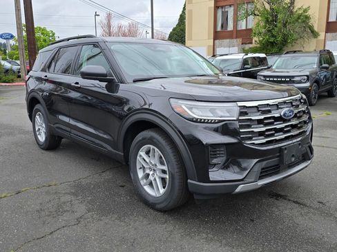 New 2026 Ford Explorer Active AWD/4WD image 3