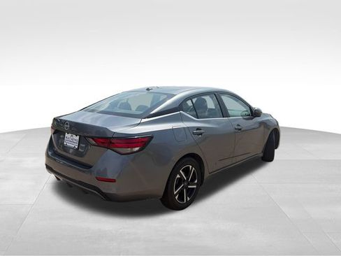 Used 2024 Nissan Sentra SV FWD image 6