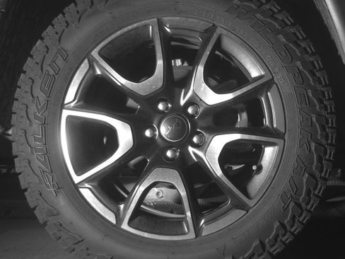 Used 2025 Jeep Compass Trailhawk AWD/4WD image 15