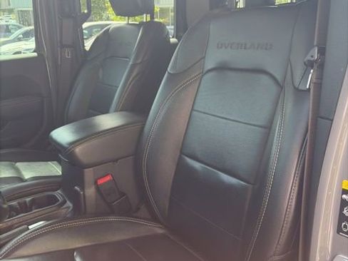 Used 2021 Jeep Gladiator Overland AWD/4WD image 15