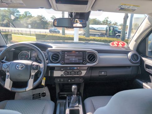 Used 2022 Toyota Tacoma SR5 w/ Technology Package image 28