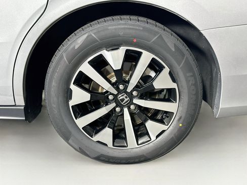 Used 2025 Honda Odyssey EX-L image 11