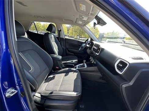 Used 2024 Hyundai Venue Limited image 27