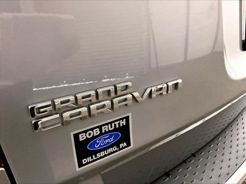 Used 2019 Dodge Grand Caravan SE w/ Rear Park Assist Package FWD image 14