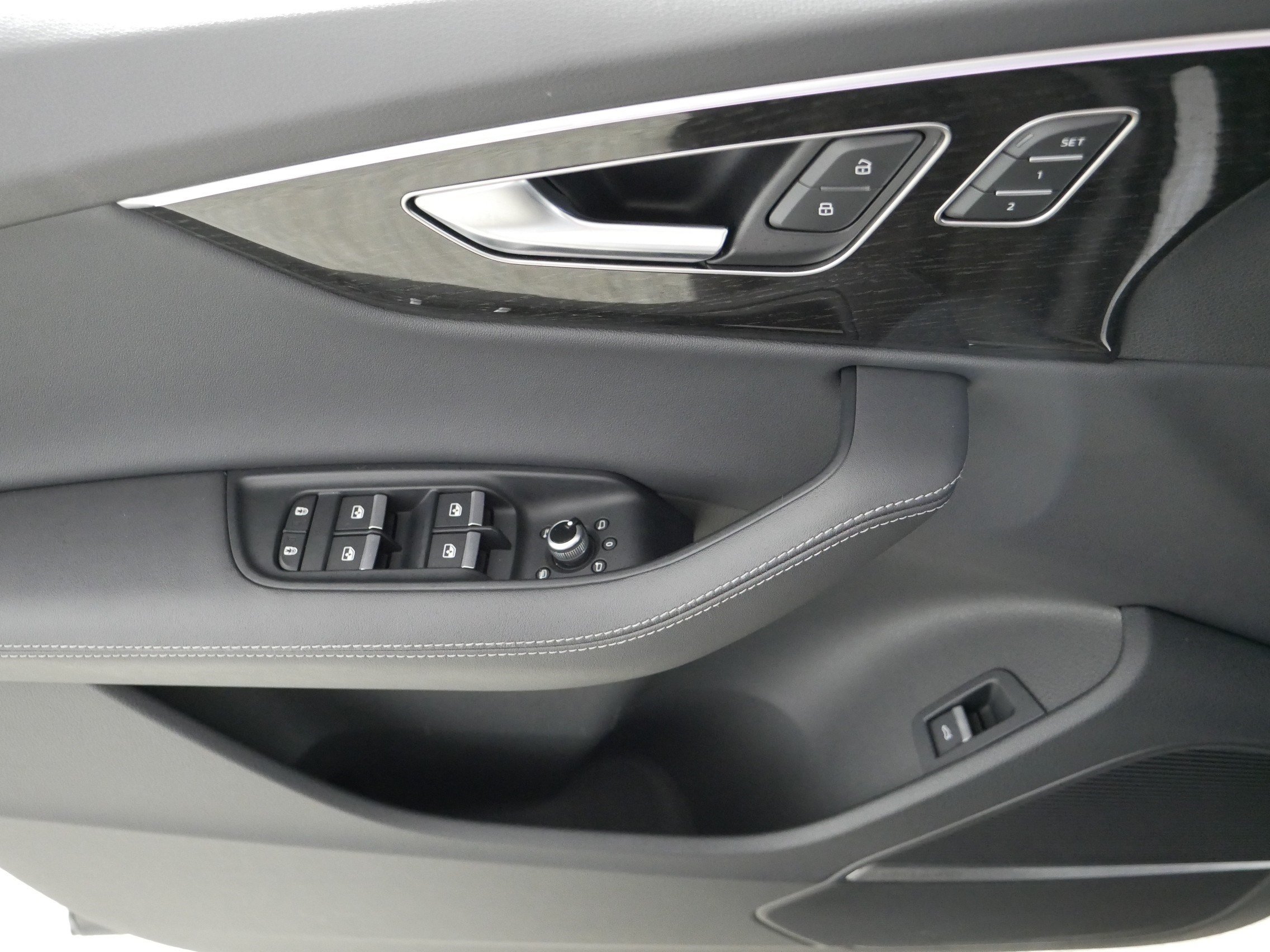 Certified 2025 Audi Q7 3.0T Premium Plus AWD/4WD image 19