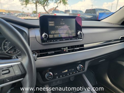 Used 2024 Mitsubishi Outlander ES image 21