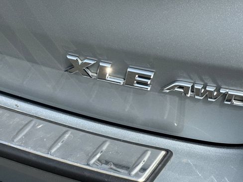 Used 2017 Toyota Highlander XLE AWD/4WD image 24