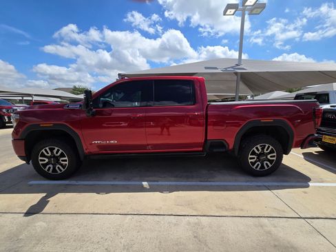 Used 2022 GMC Sierra 2500 AT4 w/ AT4 Premium Plus Package AWD/4WD image 4