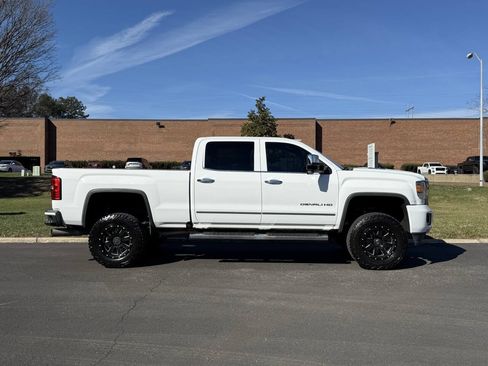 Used 2016 GMC Sierra 3500 Denali w/ Duramax Plus Package AWD/4WD image 5