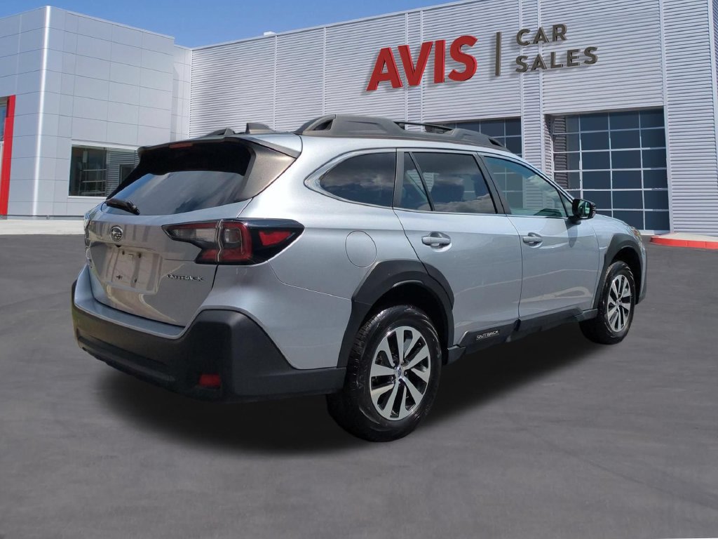 Used 2025 Subaru Outback Premium AWD/4WD image 6