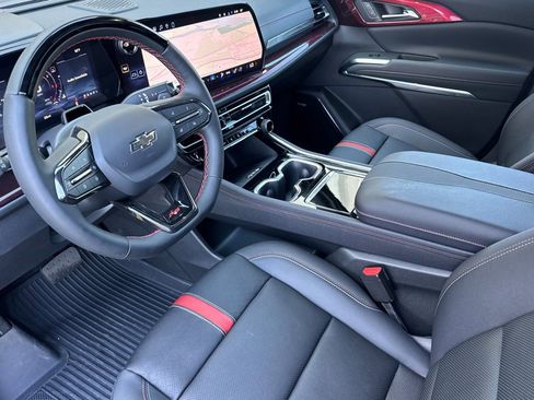New 2026 Chevrolet Traverse RS w/ LPO, Floor Liner Package FWD image 10