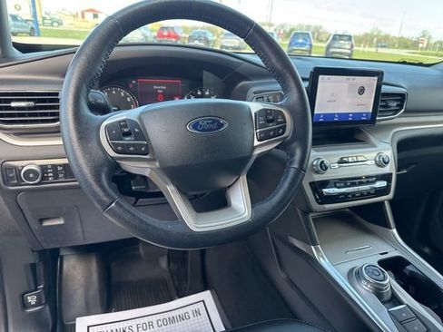 Used 2023 Ford Explorer XLT w/ Equipment Group 202A AWD/4WD image 19