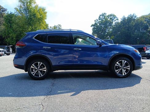 Used 2020 Nissan Rogue SV w/ Premium Package FWD image 5
