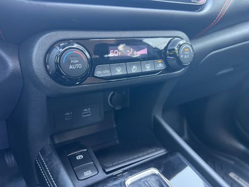 Used 2023 Nissan Kicks SR w/ Exterior Package FWD image 19