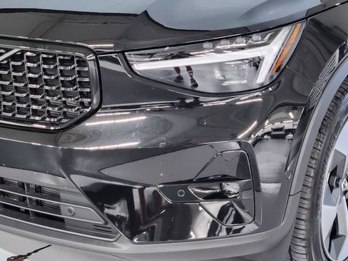 Certified 2026 Volvo XC40 B5 Plus AWD/4WD image 12