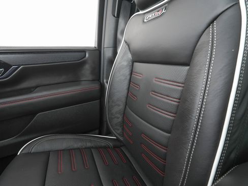 Used 2025 GMC Yukon XL AT4 Ultimate image 32