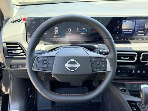 New 2026 Nissan Sentra SR w/ SR Premium Package FWD image 18