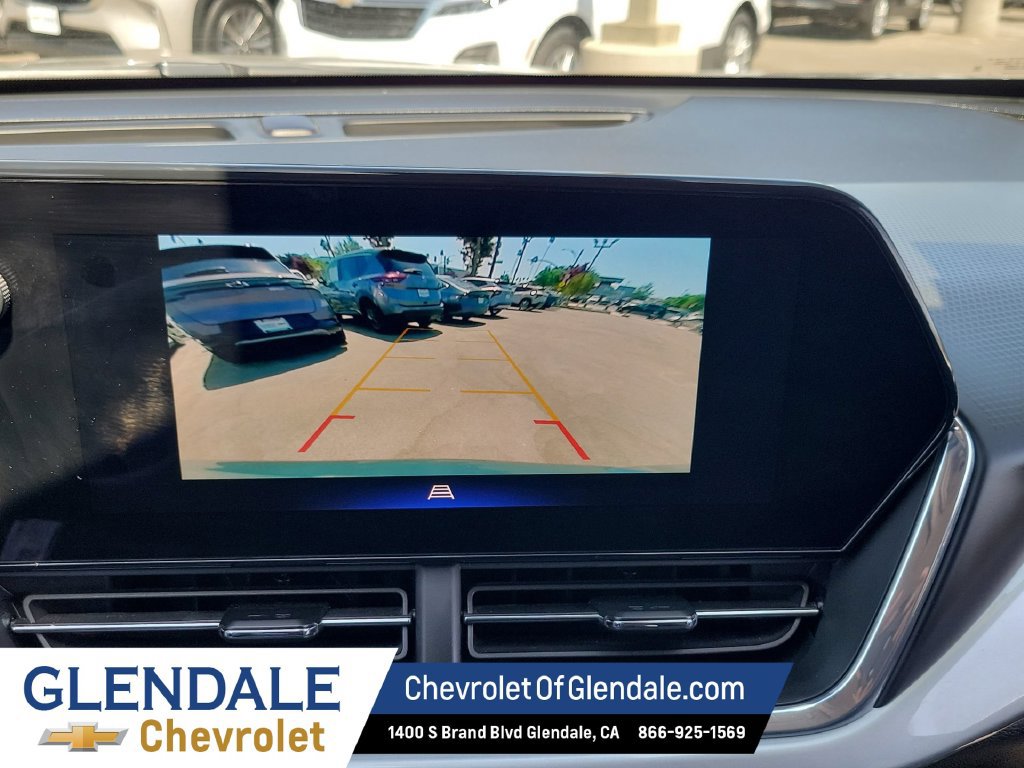 Used 2025 Chevrolet Trax LT FWD image 27