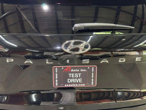 Used 2021 Hyundai Palisade Limited image 10