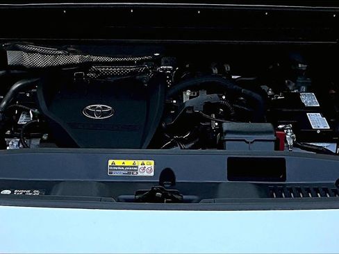Used 2023 Toyota Highlander L FWD image 30