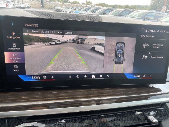 Used 2024 BMW X5 xDrive40i w/ Parking Assistance Package AWD/4WD image 19