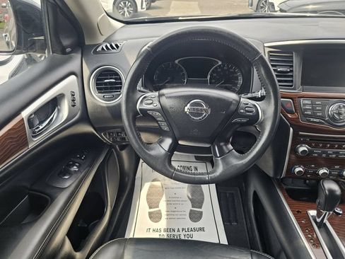 Used 2017 Nissan Pathfinder Platinum AWD/4WD image 37