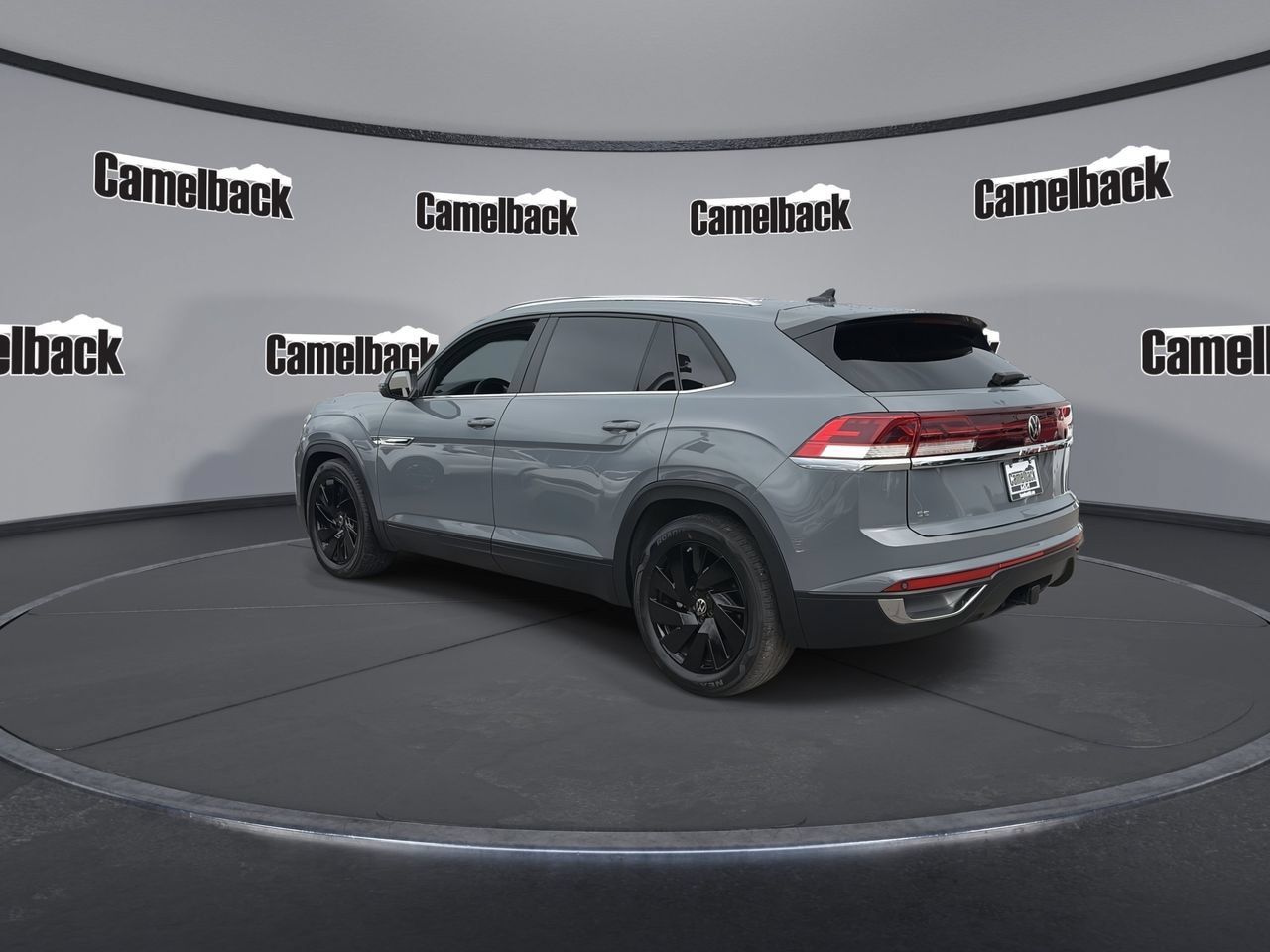 Used 2024 Volkswagen Atlas Cross Sport SE FWD image 5