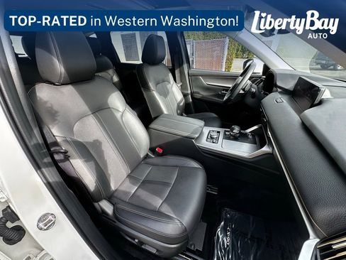 Used 2024 MAZDA CX-90 Plug-In Hybrid w/ Preferred AWD/4WD image 13