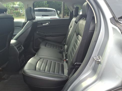 Used 2020 Ford Edge SEL w/ Convenience Package image 9