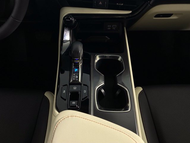 Used 2024 Lexus NX 250 FWD w/ Towing Package (2000 Lbs) image 21
