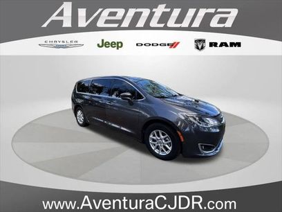 Certified 2020 Chrysler Pacifica Touring w/ Advanced Safetytec Group