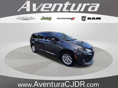 Certified 2020 Chrysler Pacifica Touring w/ Advanced Safetytec Group FWD image 1