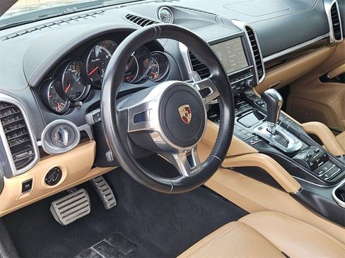 Used 2014 Porsche Cayenne Turbo image 14