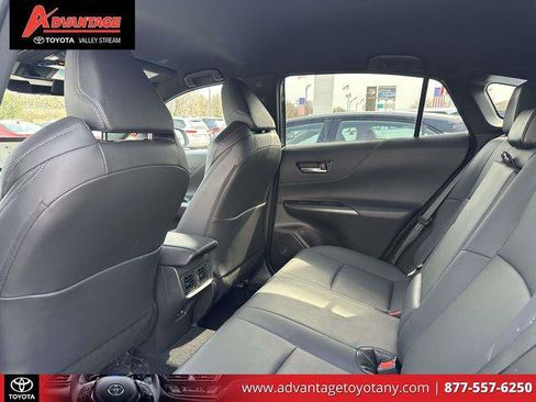 Certified 2023 Toyota Venza XLE AWD/4WD image 13