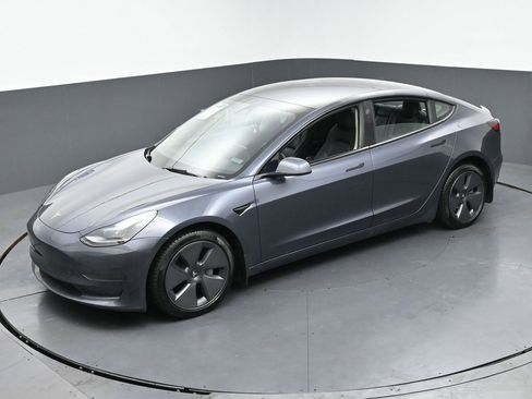 Used 2023 Tesla Model 3 Standard Range image 40