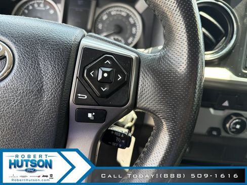Used 2017 Toyota Tacoma SR5 w/ Tow Package RWD image 14