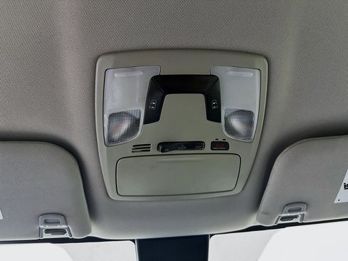 Used 2020 Toyota Sienna LE w/ LE Preferred Package FWD image 18