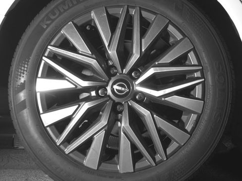 Used 2025 Nissan Altima 2.5 SV FWD image 15