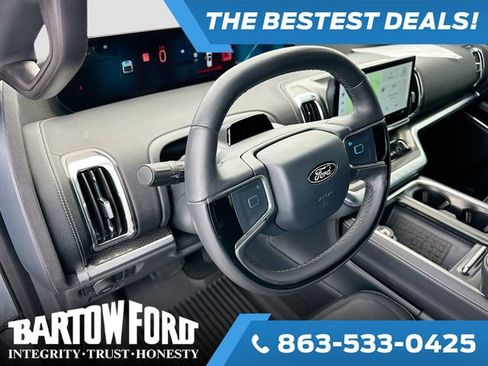 Used 2025 Ford Expedition Max Platinum w/ Stealth Performance Package image 9