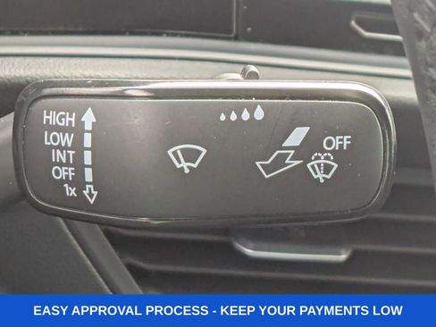 Used 2024 Volkswagen Jetta SE FWD image 37