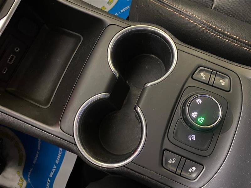 Used 2019 GMC Terrain SLT AWD/4WD image 17