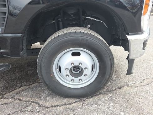 Used 2024 Ford F350 XL w/ XL Driver Assist Package image 5