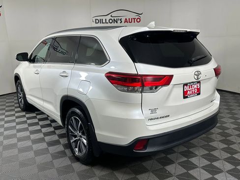 Used 2018 Toyota Highlander XLE AWD/4WD image 4