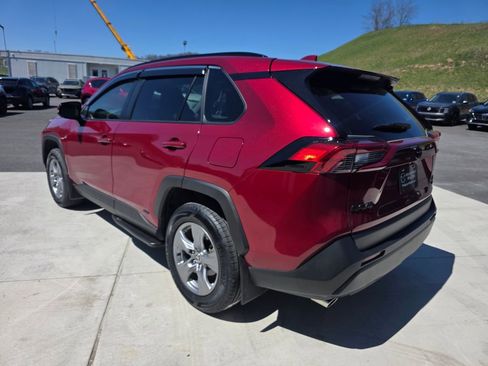 Used 2024 Toyota RAV4 XLE w/ Convenience Package image 5