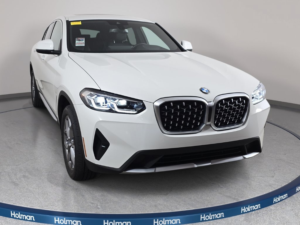 Certified 2025 BMW X4 xDrive30i w/ Premium Package AWD/4WD image 3