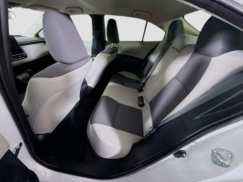 Used 2025 Toyota Corolla LE image 24